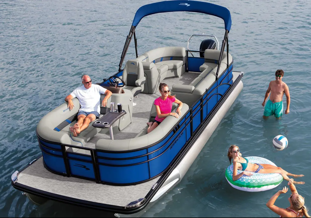Bennington tri-toon pontoon boat on Lake Santeetlah