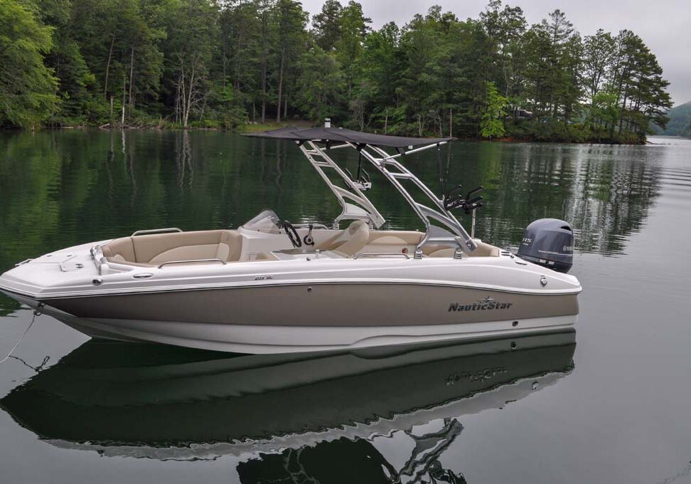 Nautic Star wake boat rental at Santeetlah Marina
