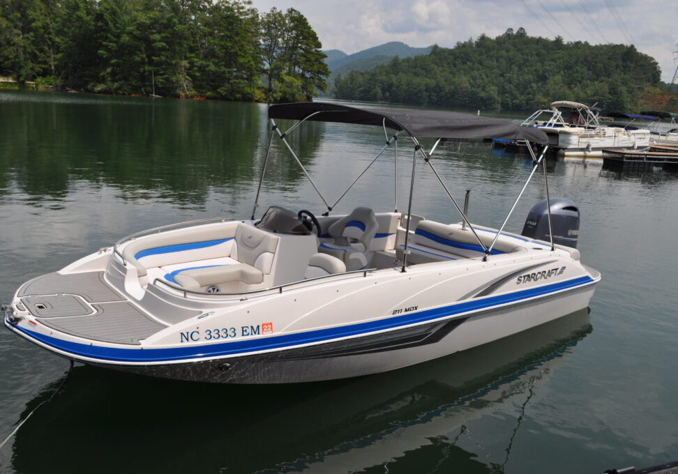 StarCraft 211 MDX deck boat rental at Santeetlah Marina